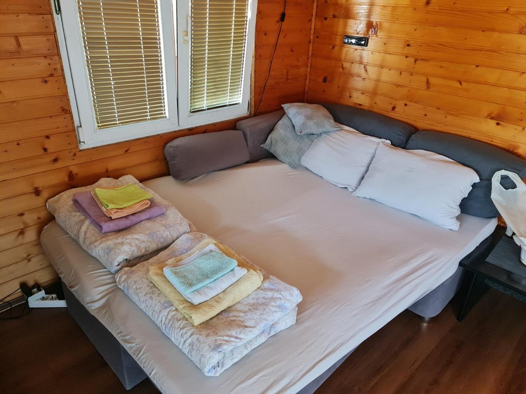 Villa Kuca I Splav Na Reci Savi Belgrado Habitación foto